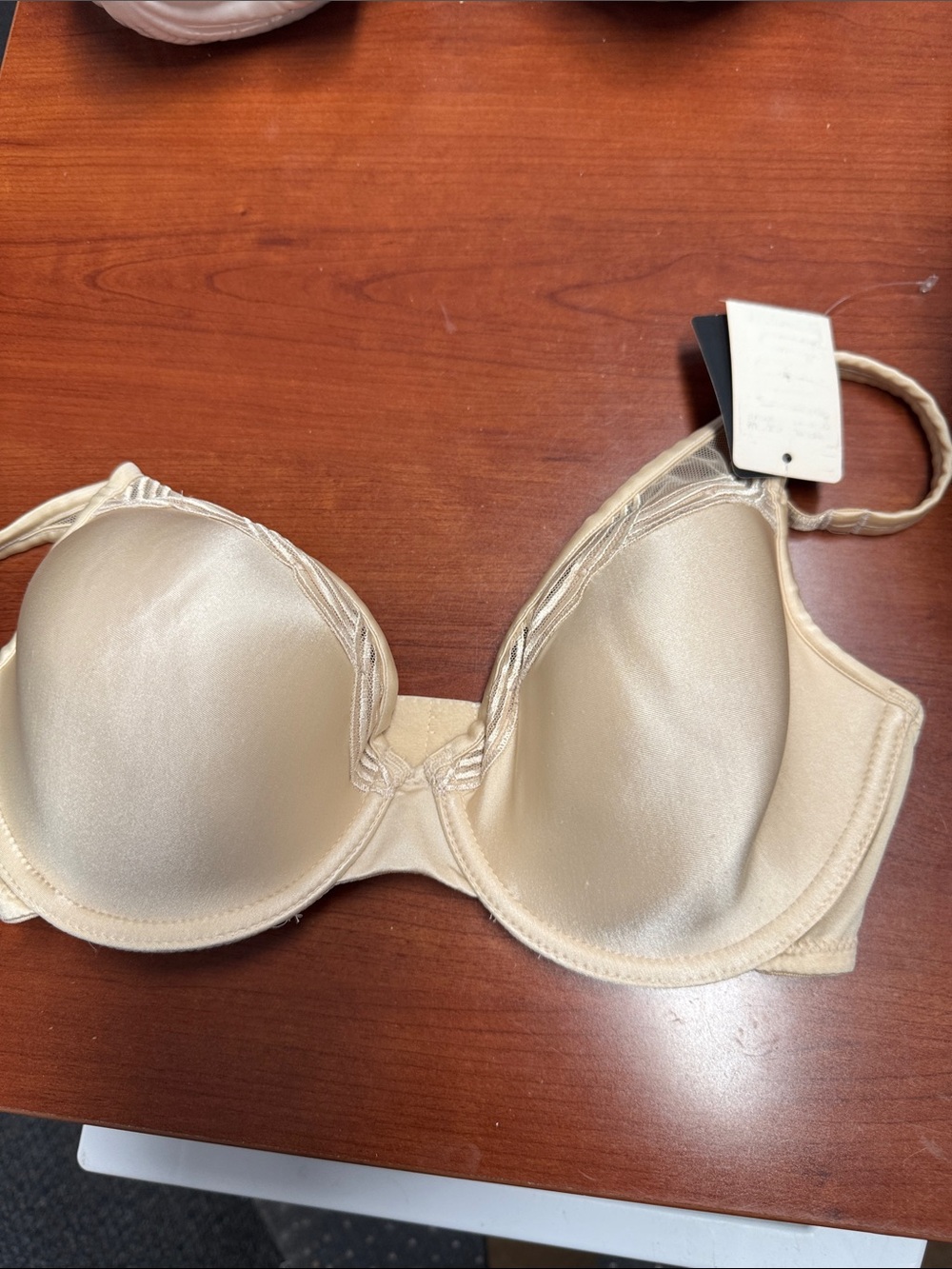 Wacoal bra 32DD // 100419